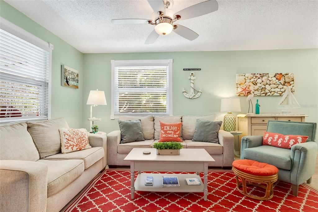 На продажу: $775,000 (2 спален, 2 ванн, 866 Квадратных фут)