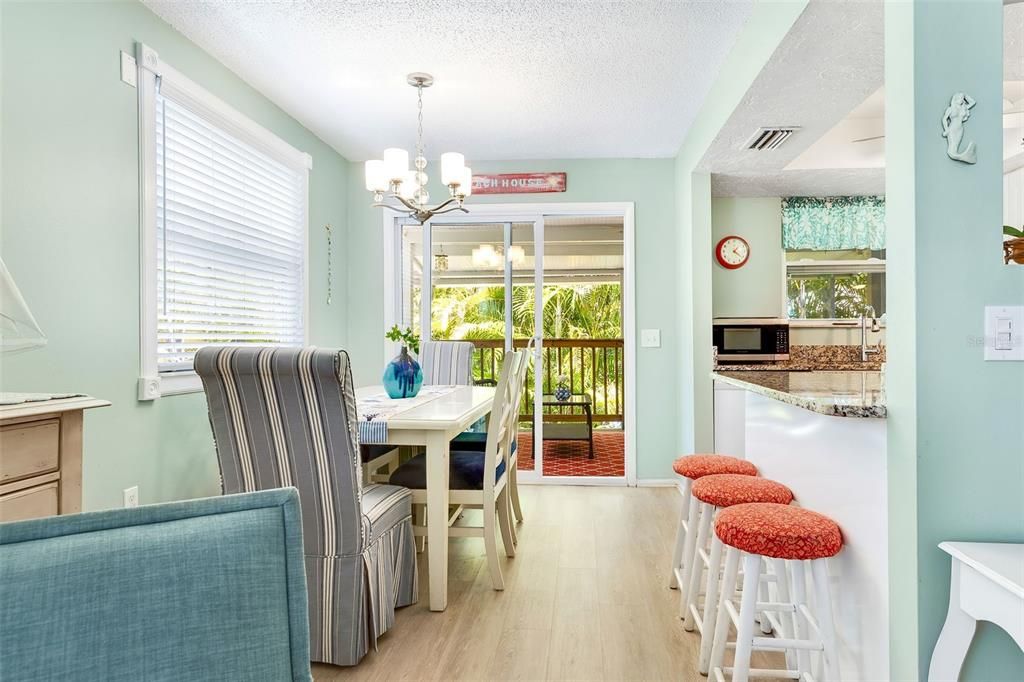 На продажу: $775,000 (2 спален, 2 ванн, 866 Квадратных фут)