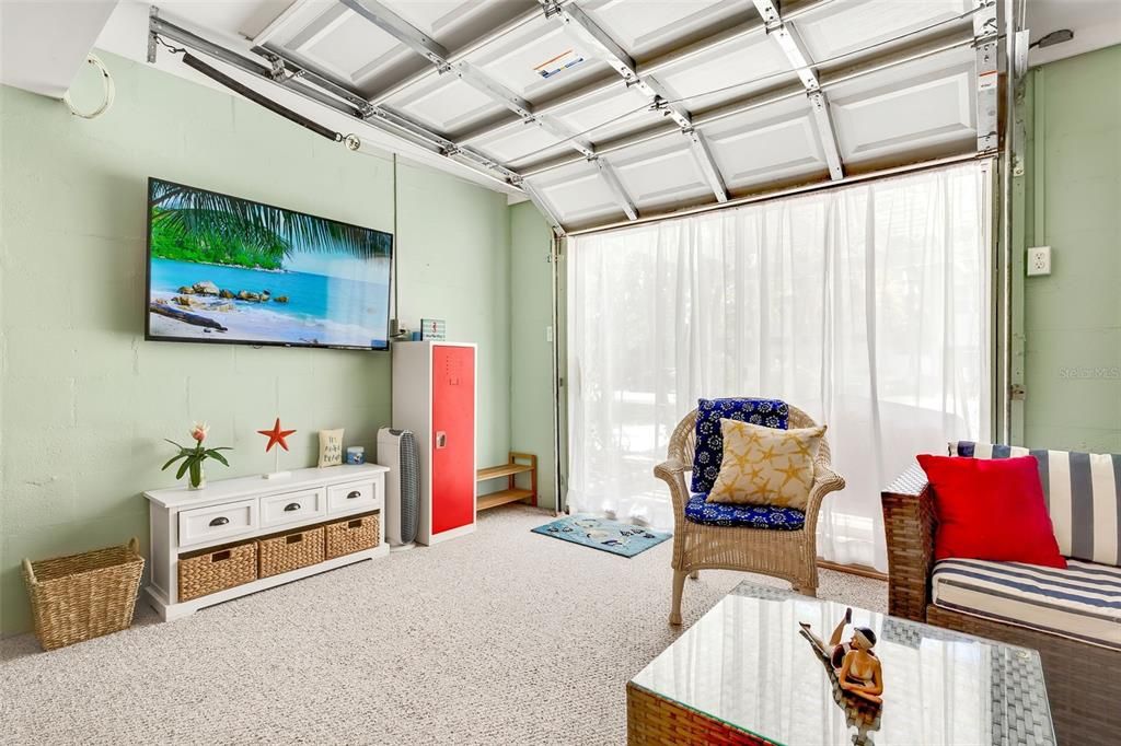 На продажу: $775,000 (2 спален, 2 ванн, 866 Квадратных фут)