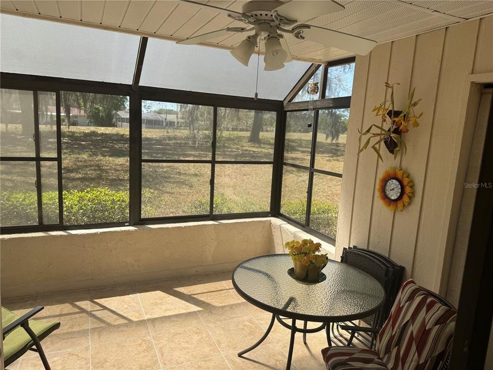 For Sale: $124,900 (2 beds, 2 baths, 1098 Square Feet)