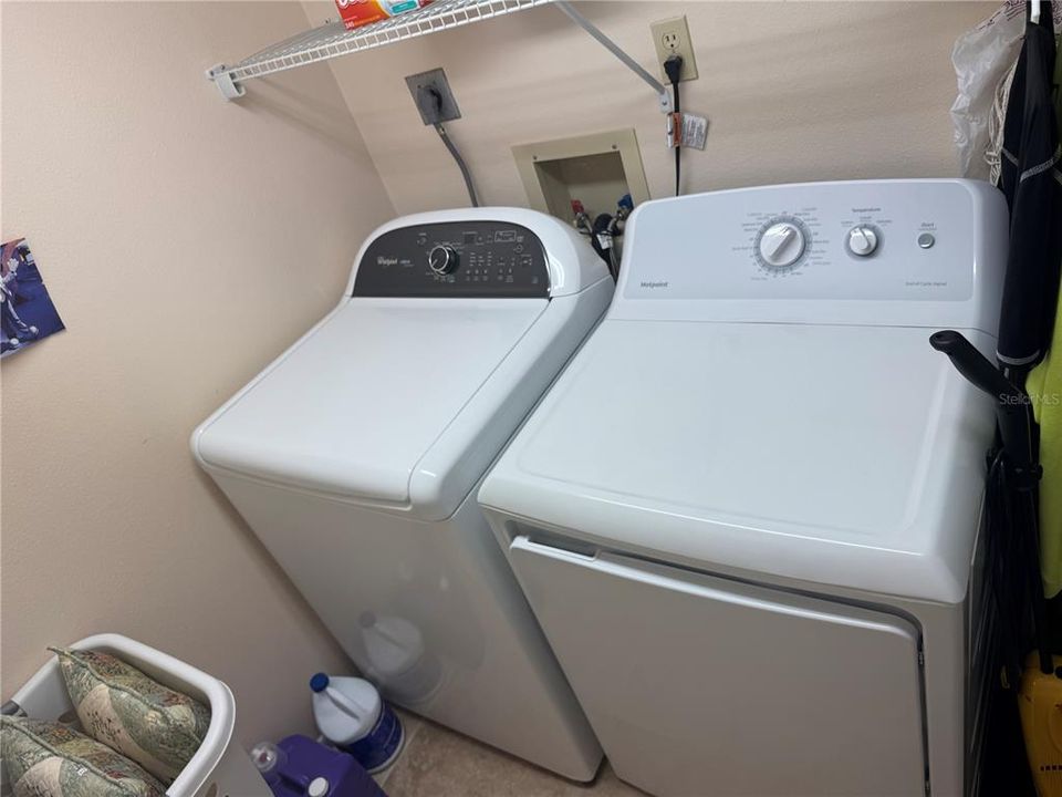 For Sale: $124,900 (2 beds, 2 baths, 1098 Square Feet)