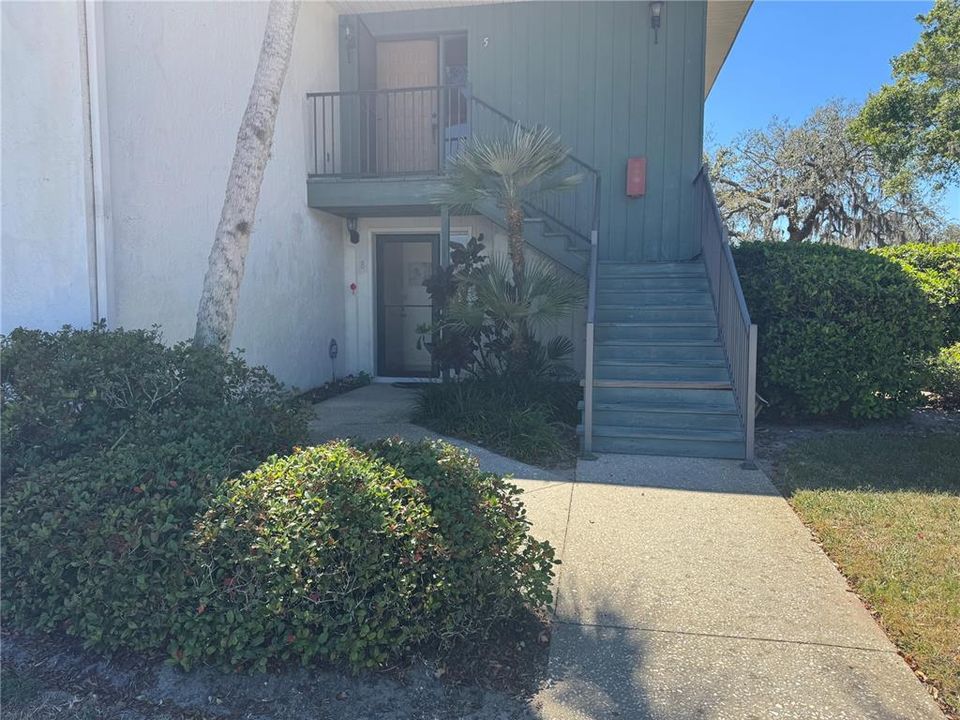 For Sale: $124,900 (2 beds, 2 baths, 1098 Square Feet)