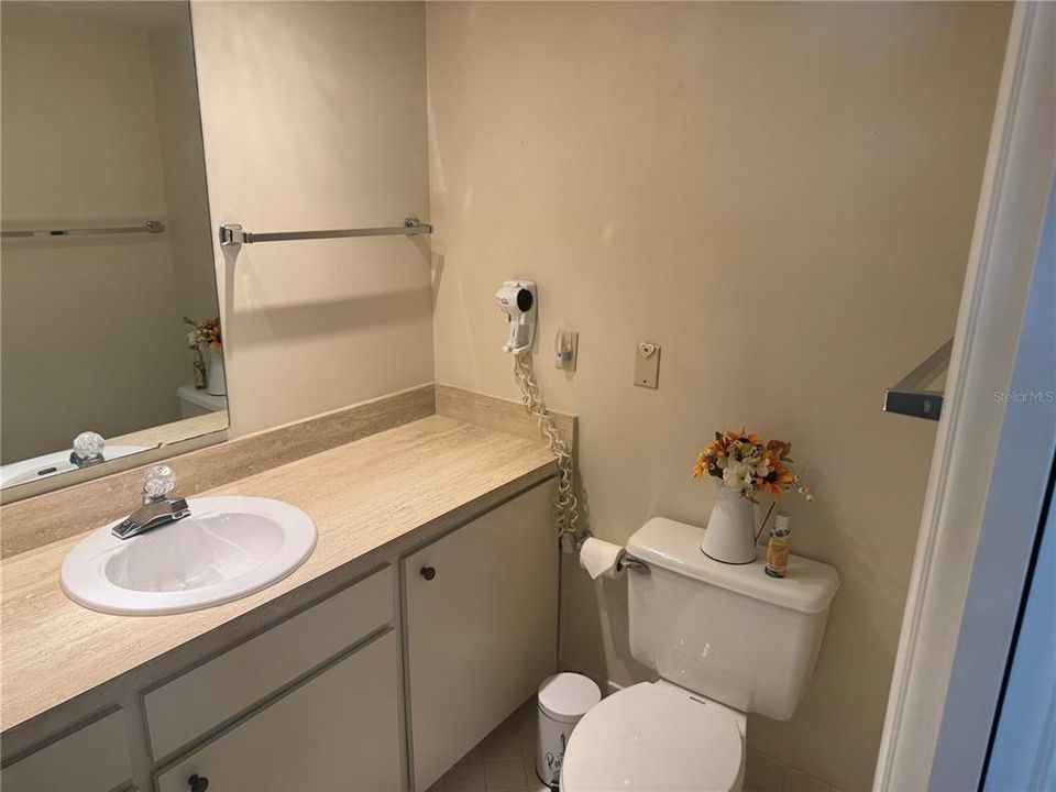 For Sale: $124,900 (2 beds, 2 baths, 1098 Square Feet)