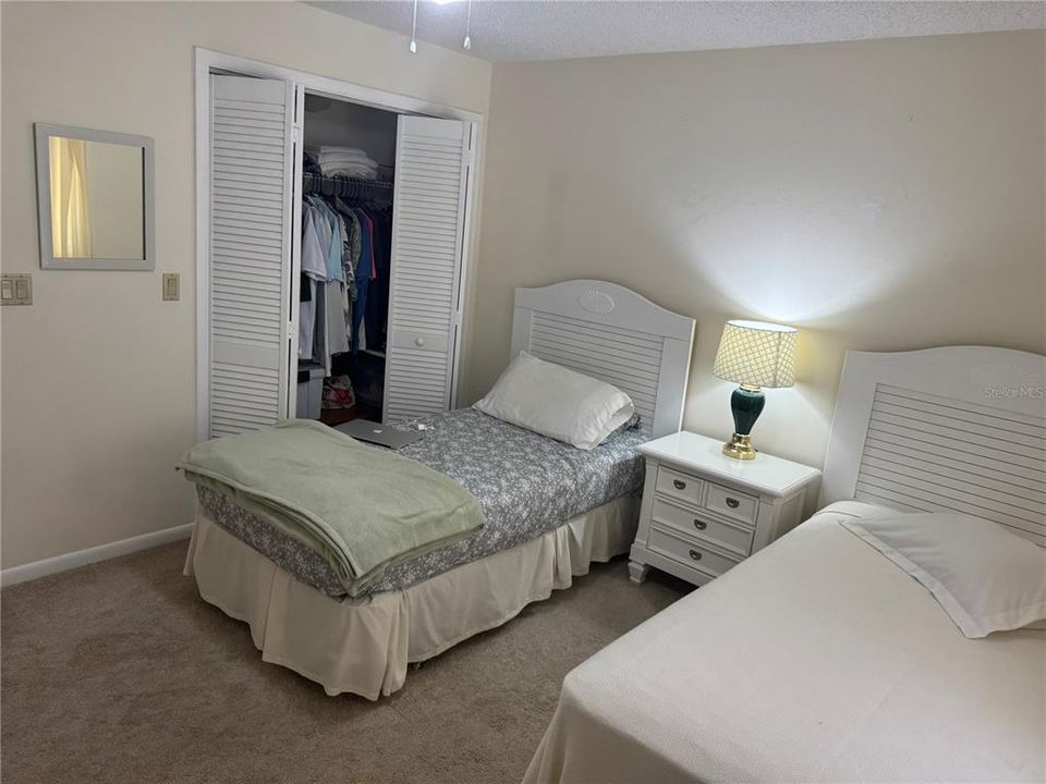 For Sale: $124,900 (2 beds, 2 baths, 1098 Square Feet)