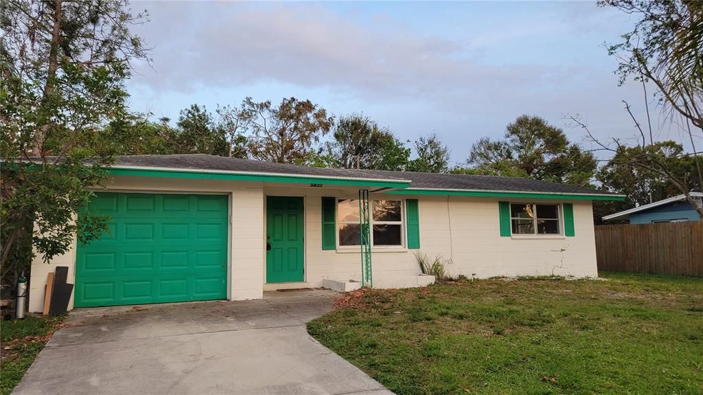 Recently Rented: $1,800 (2 beds, 1 baths, 1004 Square Feet)