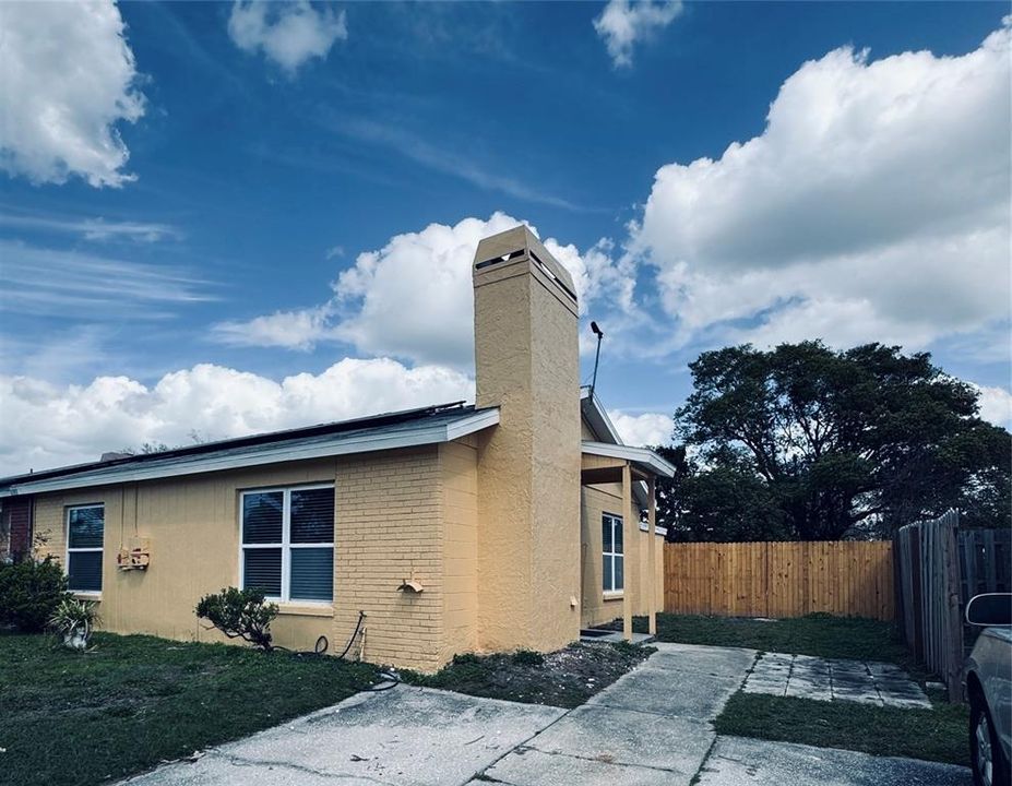 Recently Sold: $258,000 (2 beds, 1 baths, 840 Square Feet)