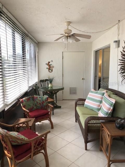 出租: $1,600 (2 贝兹, 2 浴室, 864 平方英尺)