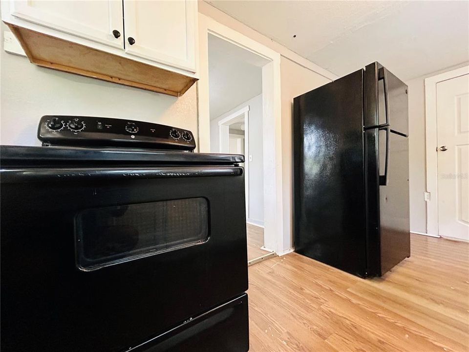 For Sale: $99,500 (3 beds, 1 baths, 936 Square Feet)