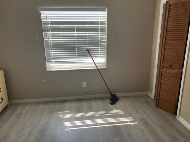 На продажу: $300,000 (4 спален, 3 ванн, 2319 Квадратных фут)