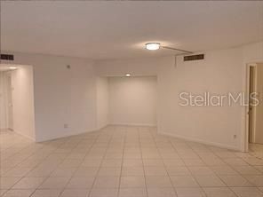 Active With Contract: $3,150 (2 beds, 2 baths, 1424 Square Feet)