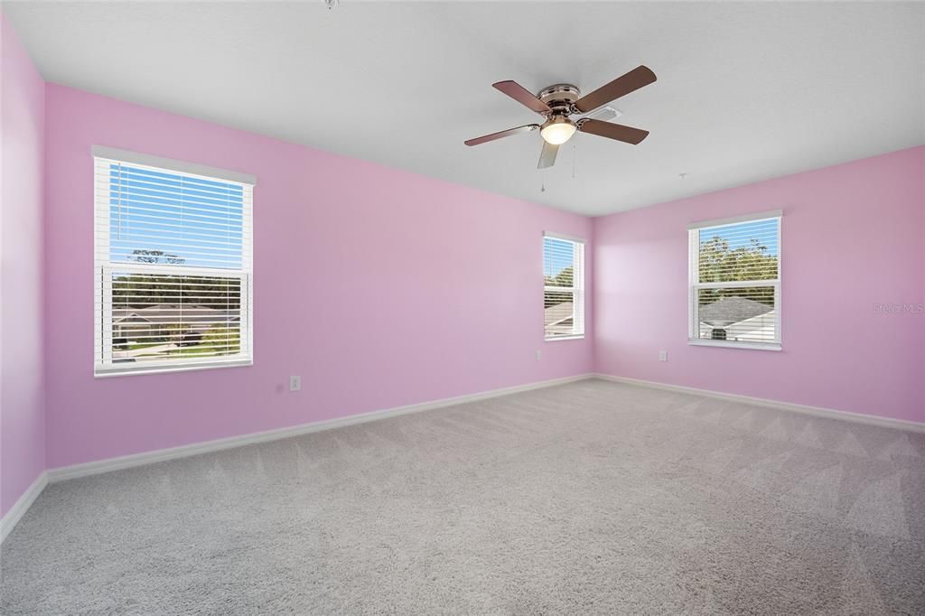 En Venta: $562,000 (5 camas, 3 baños, 3530 Pies cuadrados)