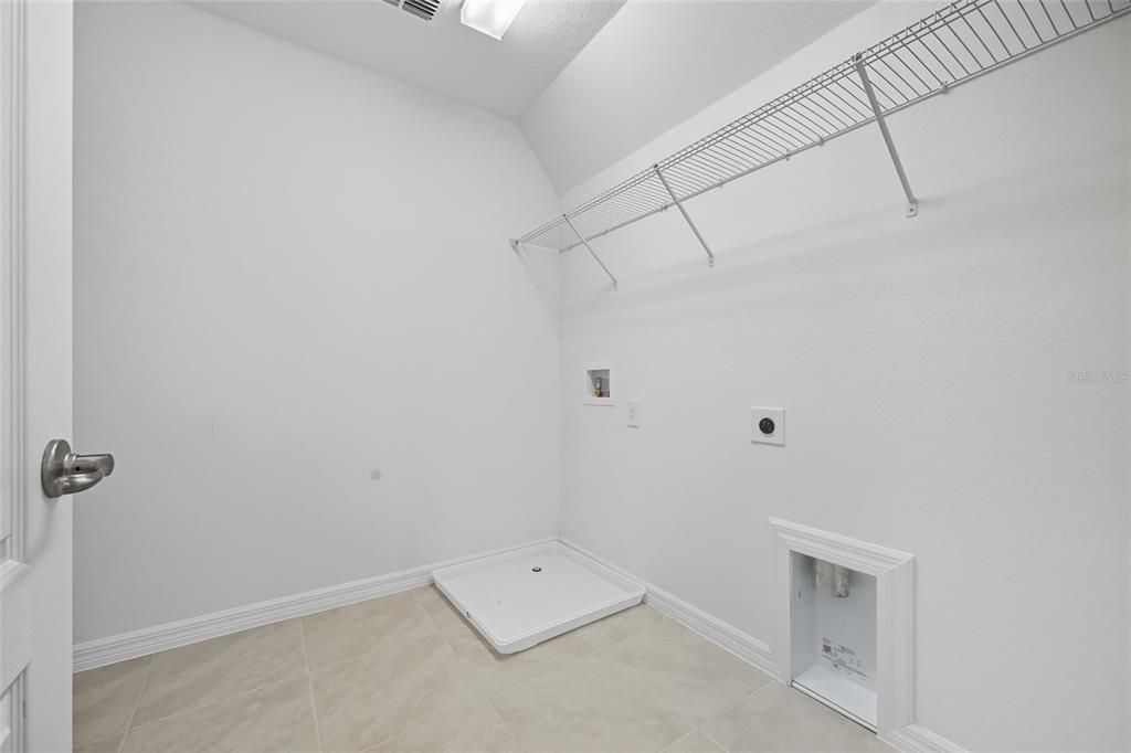 En Venta: $562,000 (5 camas, 3 baños, 3530 Pies cuadrados)