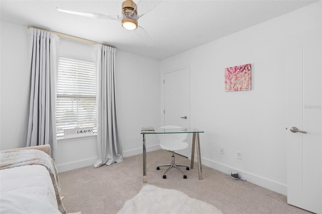 En Venta: $1,399,000 (5 camas, 3 baños, 3815 Pies cuadrados)