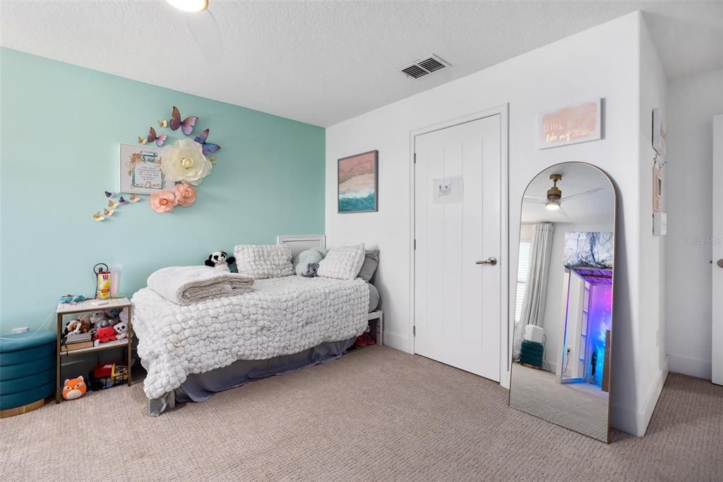 En Venta: $1,399,000 (5 camas, 3 baños, 3815 Pies cuadrados)