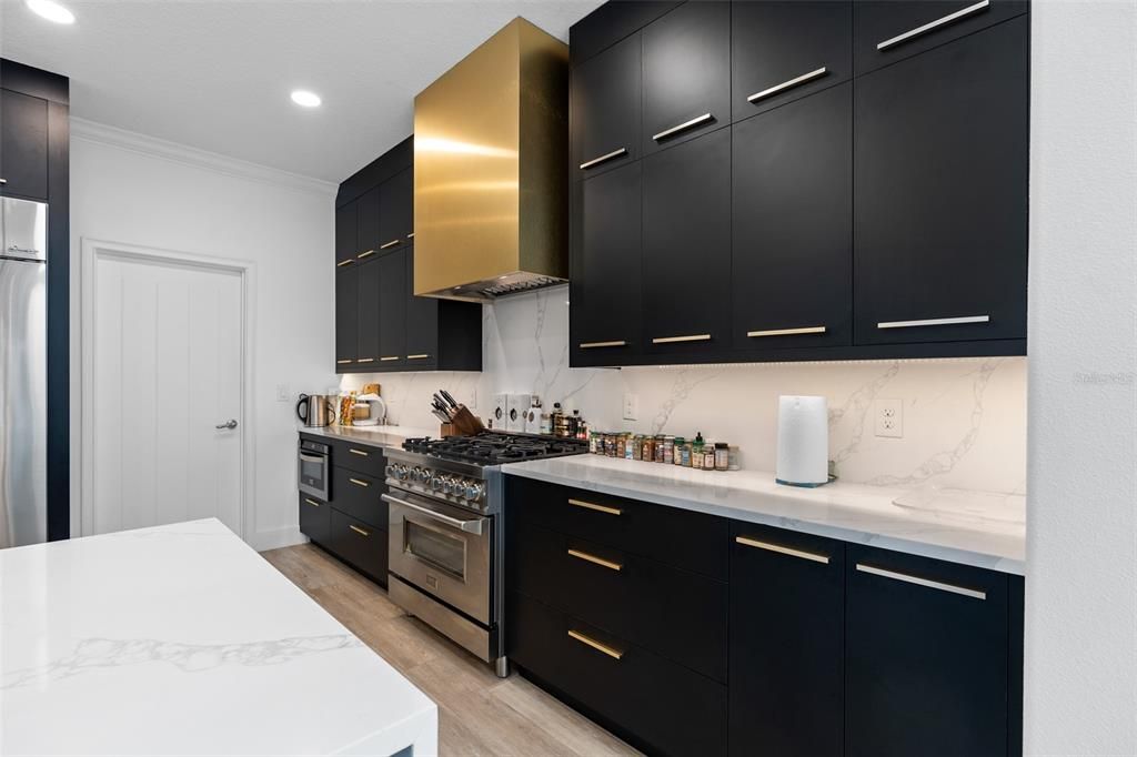 En Venta: $1,399,000 (5 camas, 3 baños, 3815 Pies cuadrados)