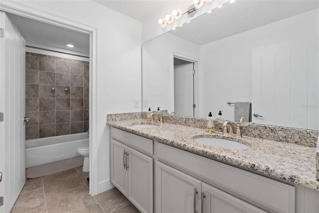 En Venta: $1,399,000 (5 camas, 3 baños, 3815 Pies cuadrados)