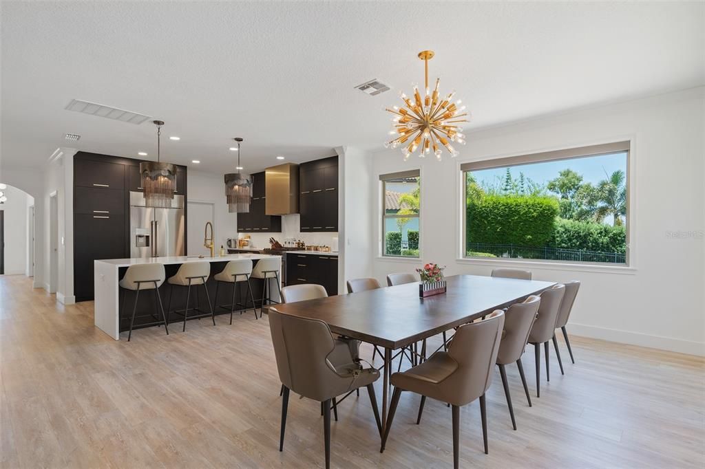 En Venta: $1,399,000 (5 camas, 3 baños, 3815 Pies cuadrados)