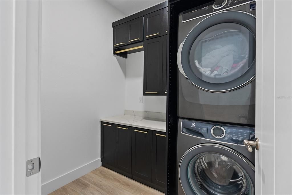 En Venta: $1,399,000 (5 camas, 3 baños, 3815 Pies cuadrados)