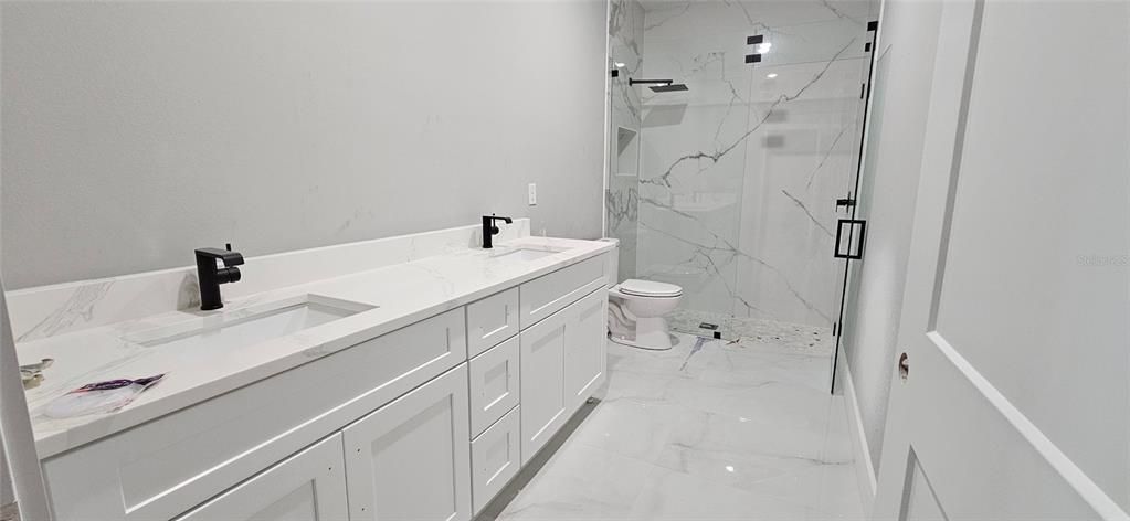 待售: $649,000 (4 贝兹, 2 浴室, 2730 平方英尺)