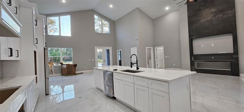 待售: $649,000 (4 贝兹, 2 浴室, 2730 平方英尺)