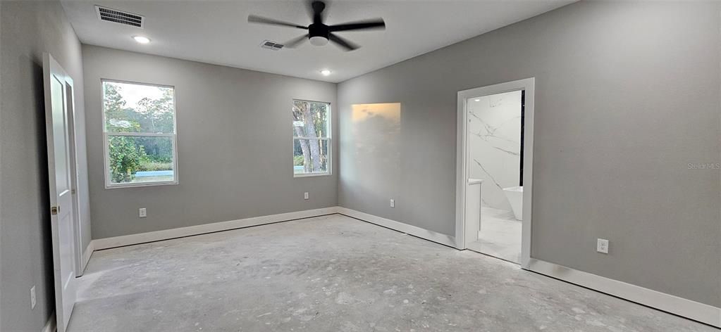 待售: $649,000 (4 贝兹, 2 浴室, 2730 平方英尺)