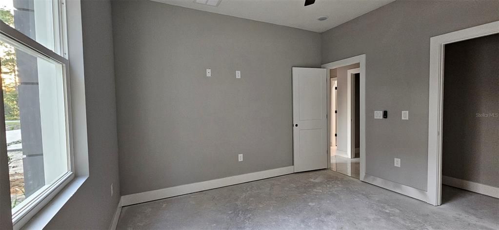 待售: $649,000 (4 贝兹, 2 浴室, 2730 平方英尺)