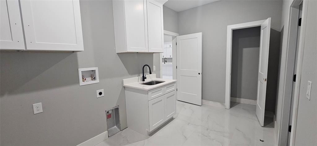 待售: $649,000 (4 贝兹, 2 浴室, 2730 平方英尺)