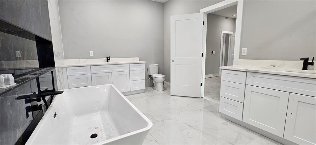 待售: $649,000 (4 贝兹, 2 浴室, 2730 平方英尺)