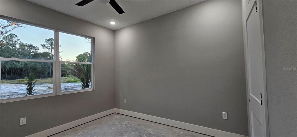 待售: $649,000 (4 贝兹, 2 浴室, 2730 平方英尺)