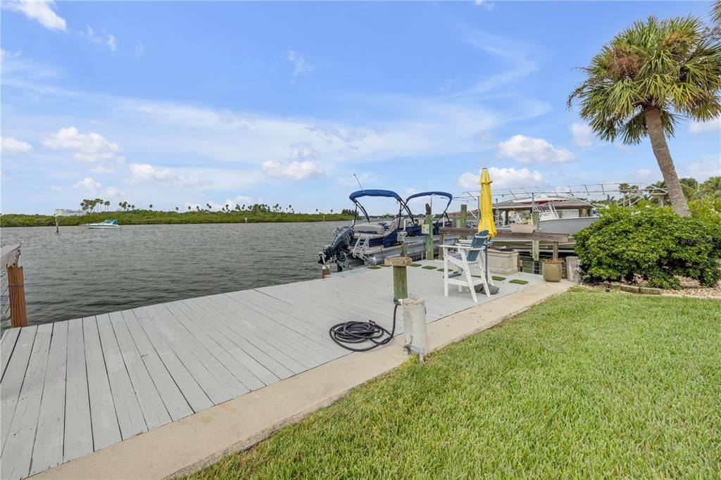 For Sale: $1,999,999 (3 beds, 3 baths, 2400 Square Feet)