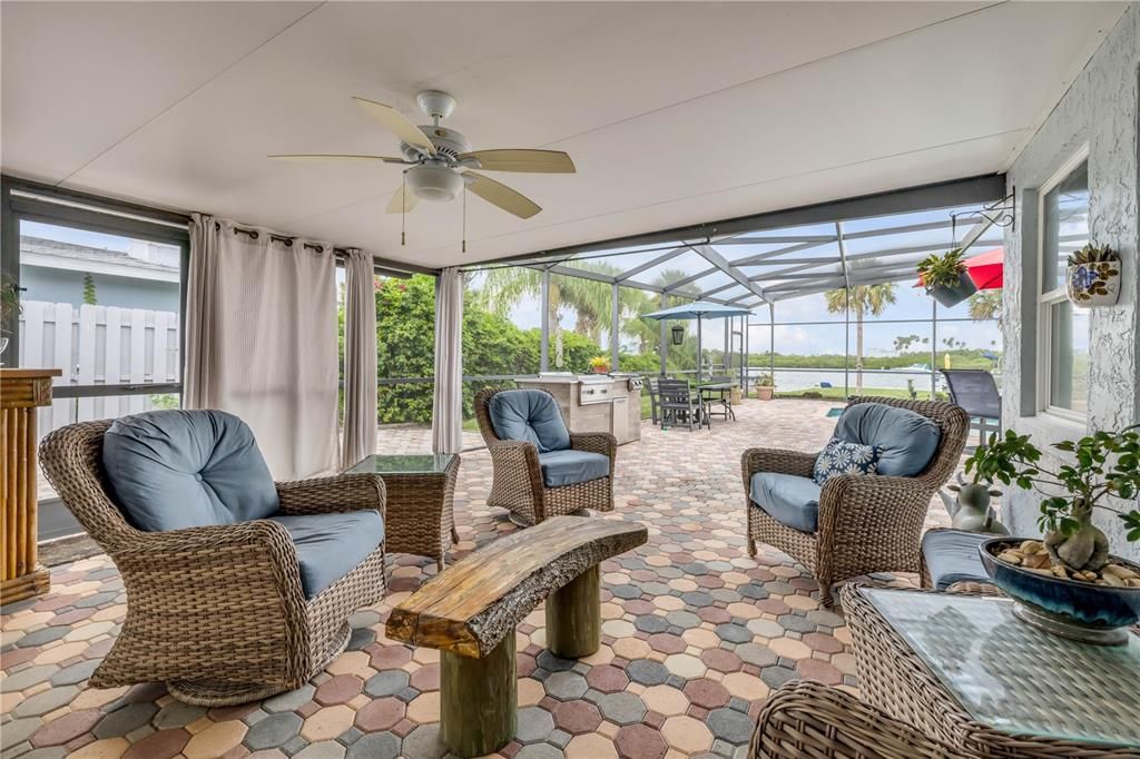 For Sale: $1,999,999 (3 beds, 3 baths, 2400 Square Feet)