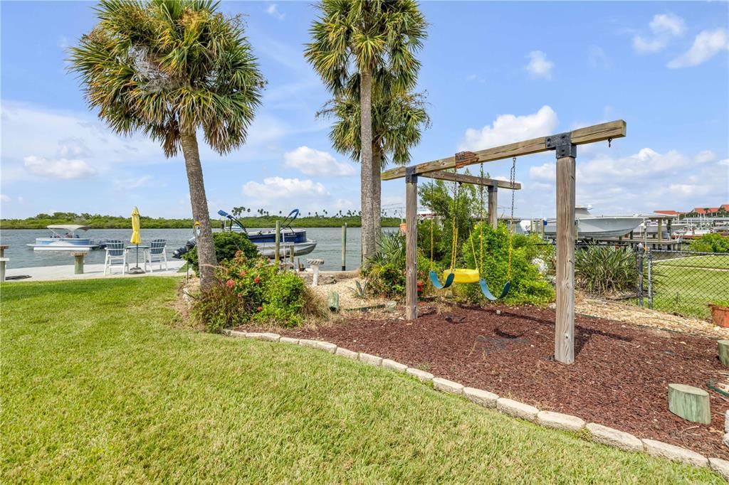 For Sale: $1,999,999 (3 beds, 3 baths, 2400 Square Feet)