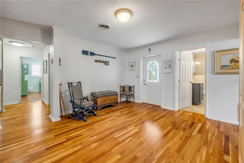 For Sale: $1,999,999 (3 beds, 3 baths, 2400 Square Feet)