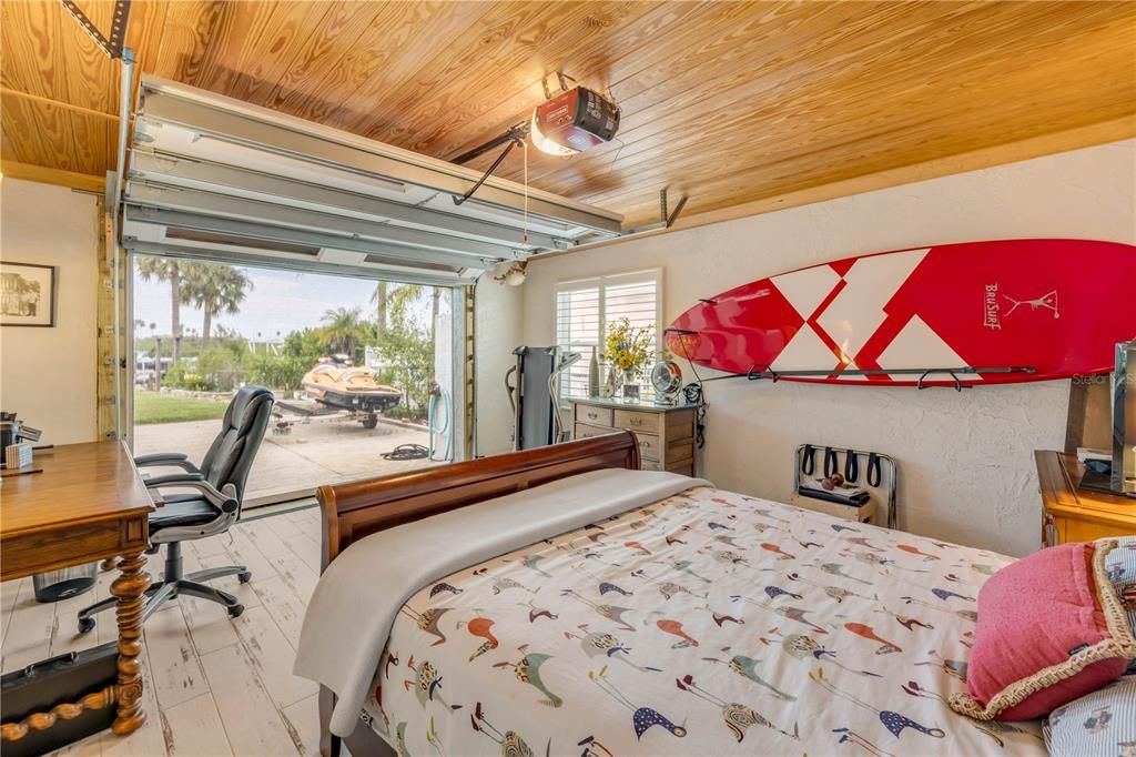 For Sale: $1,999,999 (3 beds, 3 baths, 2400 Square Feet)