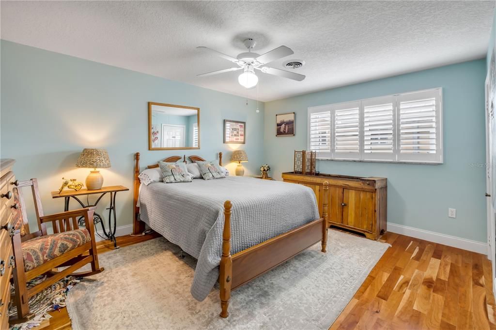 For Sale: $1,999,999 (3 beds, 3 baths, 2400 Square Feet)