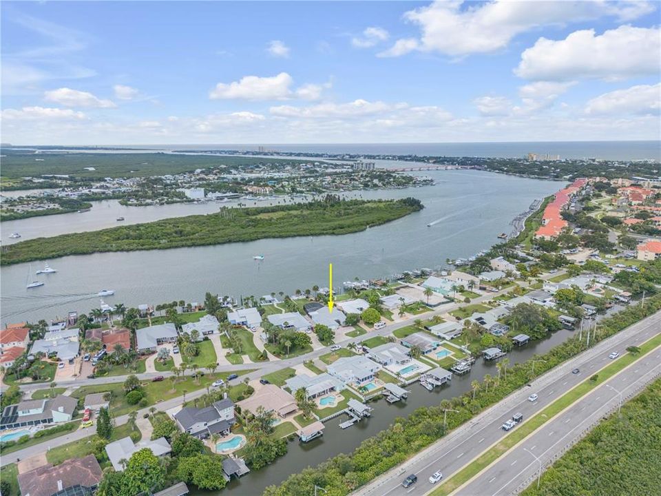 For Sale: $1,999,999 (3 beds, 3 baths, 2400 Square Feet)