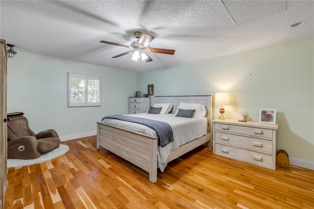 For Sale: $1,999,999 (3 beds, 3 baths, 2400 Square Feet)