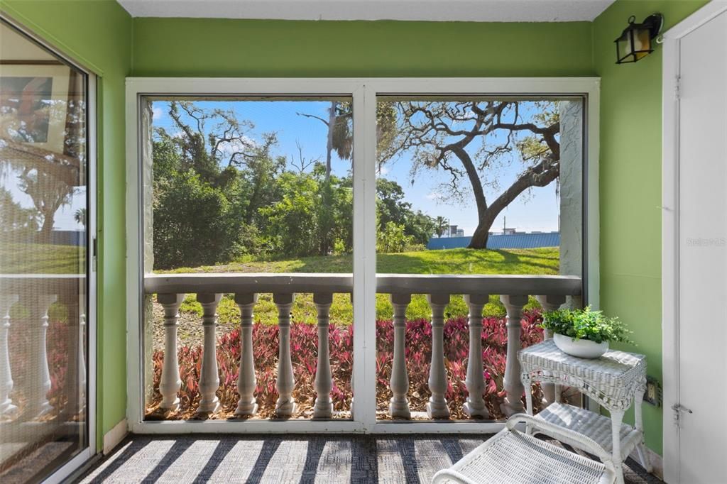 合同活跃: $122,900 (1 贝兹, 1 浴室, 669 平方英尺)