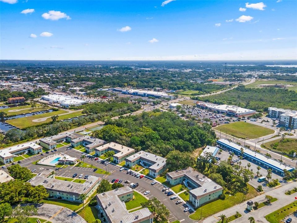 合同活跃: $122,900 (1 贝兹, 1 浴室, 669 平方英尺)