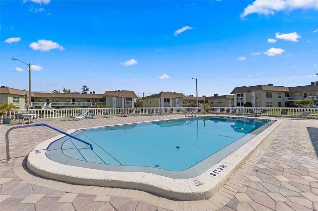 合同活跃: $122,900 (1 贝兹, 1 浴室, 669 平方英尺)