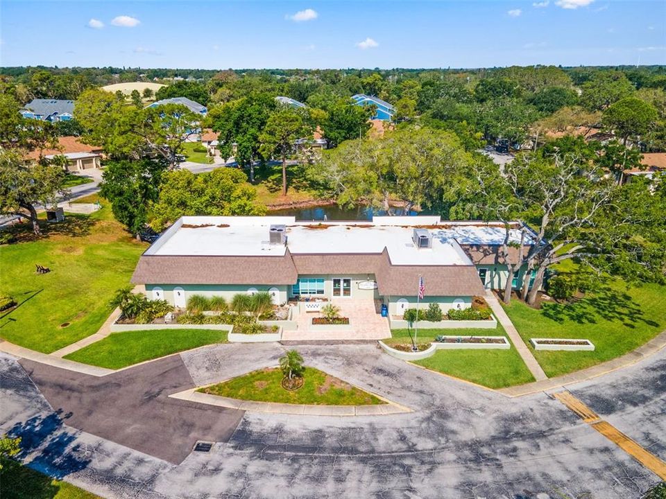 合同活跃: $122,900 (1 贝兹, 1 浴室, 669 平方英尺)