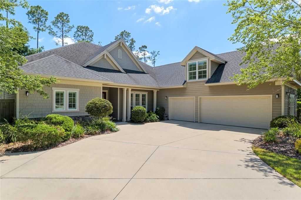 合同活跃: $1,049,000 (4 贝兹, 4 浴室, 3151 平方英尺)