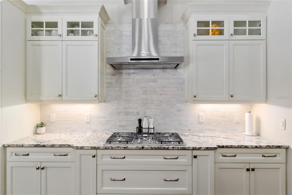 合同活跃: $1,049,000 (4 贝兹, 4 浴室, 3151 平方英尺)