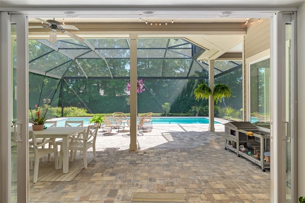 合同活跃: $1,049,000 (4 贝兹, 4 浴室, 3151 平方英尺)