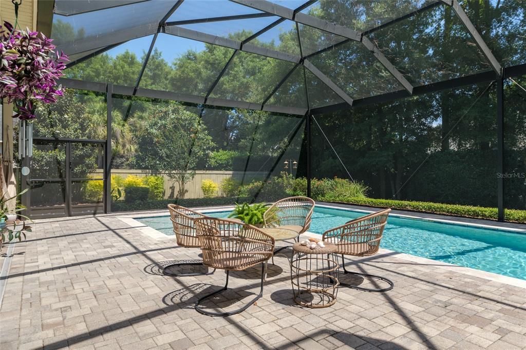 合同活跃: $1,049,000 (4 贝兹, 4 浴室, 3151 平方英尺)