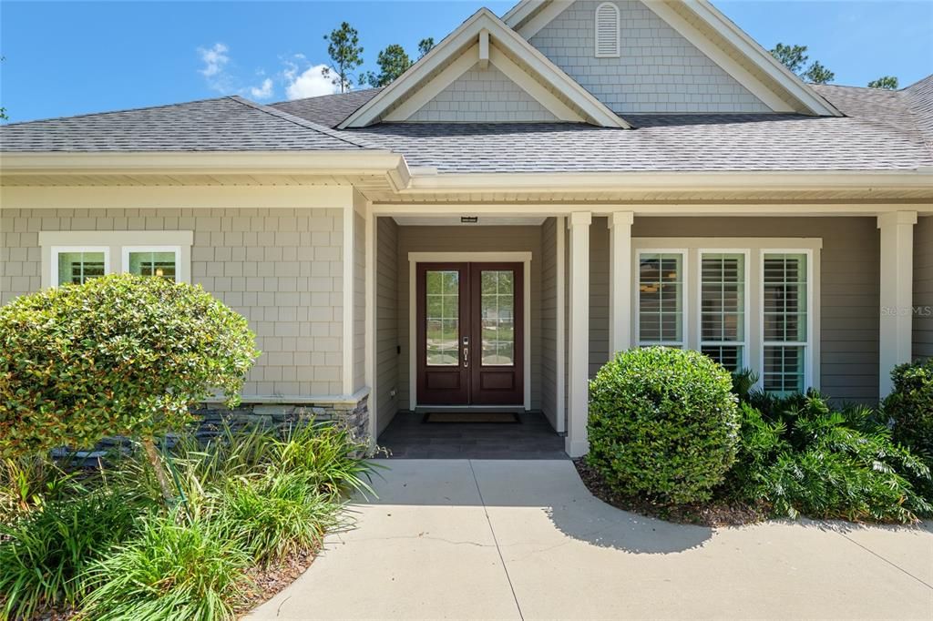 合同活跃: $1,049,000 (4 贝兹, 4 浴室, 3151 平方英尺)