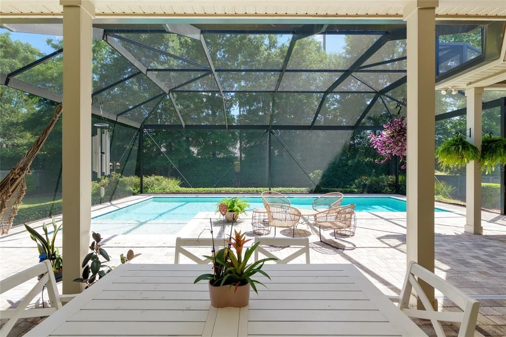 合同活跃: $1,049,000 (4 贝兹, 4 浴室, 3151 平方英尺)