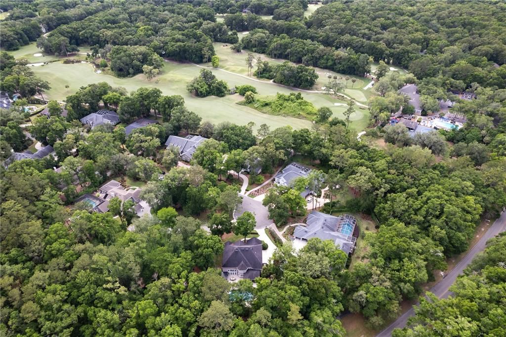 合同活跃: $1,025,000 (5 贝兹, 4 浴室, 3748 平方英尺)