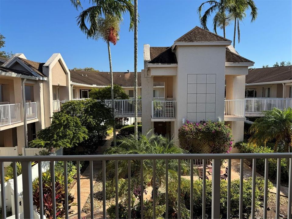 На продажу: $180,000 (2 спален, 2 ванн, 1250 Квадратных фут)