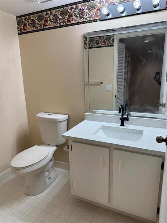 На продажу: $180,000 (2 спален, 2 ванн, 1250 Квадратных фут)